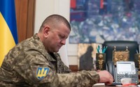 Tổng tư lệnh Ukraine nói thật về tình hình ở chiến trường thảm khốc Bakhmut với người đồng cấp Anh