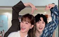 Bà xã Trấn Thành khoe ảnh nhí nhảnh bên idol Kpop đời đầu của Hàn Quốc