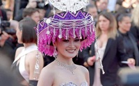 Người đẹp Lào tỏa sáng tại Cannes với trang phục H'Mông