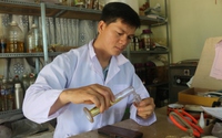 Trồng thứ cỏ tốt um, xanh rì, cắt đem đun ra thứ dầu thơm này, trai 8X ở Gia Lai sống khỏe
