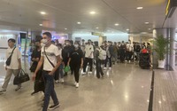 60 công dân Việt Nam đầu tiên từ Philippines đã về đến sân bay Tân Sơn Nhất