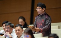 Nam đại biểu chia sẻ việc chuẩn bị 4 bộ “áo dài ngũ thân” để đi họp Quốc hội
