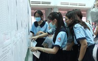 TP.HCM: Thí sinh đến điểm thi làm thủ tục, chưa thi nhưng "tim đập loạn xạ"