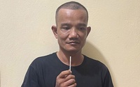 Người vi phạm tự cắn chảy máu tay bôi vào người CSGT
