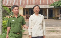 Bực tức vì bị chửi bới, người đàn ông cầm gậy đánh hàng xóm tử vong
