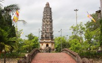Độc đáo tháp Cửu phẩm Liên Hoa cao 9 tầng hoa sen ở một ngôi chùa cổ kính đất Nam Định