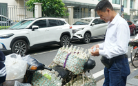 Tiết lộ thú vị về người đàn ông chở chai sữa đậu nành rong ruổi trên phố Hà Nội 