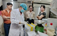 Sở Y tế Quảng Nam công bố kết quả xét nghiệm về ngộ độc tại tiệm bánh mì Phượng ở Hội An