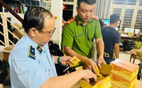 Cả chục nghìn bánh trung thu có chữ lạ, không ghi ngày sản xuất tại TP.HCM