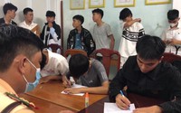Công an mật phục hốt trọn hàng chục “quái xế” tụ tập lạng lách, đánh võng