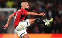 Vì sao HLV Ten Hag xếp Amrabat đá hậu vệ trái ở trận thắng Crystal Palace?