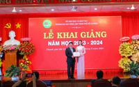 Á Hậu Minh Kiên rạng rỡ trong lễ khai giảng năm học mới tại Trường ĐH Nông Lâm TP.HCM
