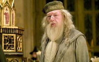 "Thầy Dumbledore" qua đời ở tuổi 82