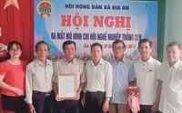 Bình Thuận: Hội Nông dân xã Tân Xuân trồng cây xanh bảo vệ môi trường, ra mắt Chi hội nghề nghiệp trồng sen