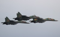 Hình ảnh biên đội tiêm kích Su-30MK2, trực thăng Mi tập luyện trên bầu trời Hà Nội