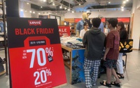 Chị em rủ nhau săn sale "khủng" mỹ phẩm, quần áo ngày Black Friday