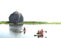 Một nơi ở Đồng Nai có "cánh đồng đá" kỳ lạ, người lớn, trẻ con đang đến xem