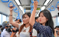 Người dân TP.HCM đi metro: "Hy vọng phương tiện giao thông hiện đại kéo giảm nỗi lo kẹt xe"