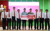 Agribank Chi nhánh TP.Cần Thơ trao thưởng Chương trình khuyến mãi "Mở tài khoản Plus, đón vạn đặc quyền"