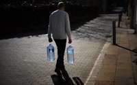 Người dân Barcelona khổ sở vì thiếu nước sinh hoạt