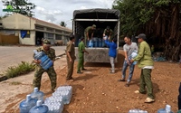 Video: 200 hộ gia đình khó khăn vùng hạn mặn ở Bến Tre được tặng quà, tặng nước ngọt 