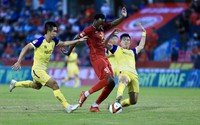 Hồng Lĩnh Hà Tĩnh quả cảm vượt khó, buộc Hà Nội FC chia điểm
