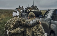 Ukraine đột ngột rút quân khỏi nhiều vị trí ở Kharkov, oanh tạc dữ dội căn cứ Nga ở Crimea
