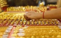 Vàng trong nước đua hạ giá sau khi Ngân hàng Nhà nước tiếp tục đấu thầu vàng miếng thành công