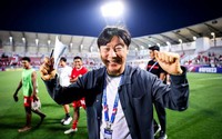 Nụ cười của HLV Shin Tae-yong và nỗi đau bóng đá Việt Nam