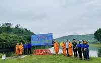 Chào mừng Đại lễ Phật đản, Ban trị sự GHPVN huyện Minh Hoá (Quảng Bình) tặng quà các em có hoàn cảnh khó khăn