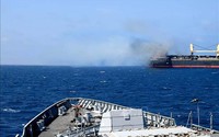 Lực lượng Houthi tấn công 3 tàu thương mại hướng tới cảng Israel