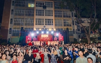 Gần 700 học sinh Trường THPT Kim Liên "biến hình" trong tiệc chia tay lớp 12 khiến ai cũng choáng ngợp 