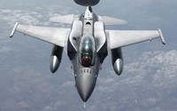 Máy bay F-16 của NATO có thể khiêu khích Nga giáng đòn hạt nhân vào Ukraine