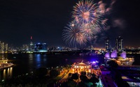 Lễ hội Sông nước: Bầu trời thành phố thêm lung linh với những màn pháo hoa rực rỡ trên sông Sài Gòn
