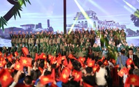 Cầu truyền hình "Dưới lá cờ quyết thắng": Những cuộc hội ngộ xúc động trên đất Điện Biên Phủ