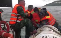 Dông lốc bất ngờ, nhiều ghe và thuyền thúng gặp nạn trên vùng biển Đà Nẵng