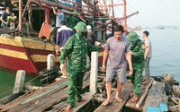 Vụ chìm tàu cá ở Quảng Bình: 1 ngư dân vừa được tìm thấy sau 3 ngày lênh đênh trên biển