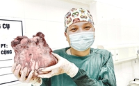 Mổ lấy thai kết hợp cắt khối u 4kg cho sản phụ ở Quảng Trị