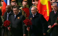 Sau lễ duyệt binh, Tổng thống Nga Putin và lãnh đạo nhiều nước tới đặt hoa tại mộ các chiến sĩ vô danh