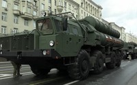 Tên lửa RS-24 Yars và bệ phóng tên lửa phòng không S-400 xuất hiện tại Lễ duyệt binh Ngày Chiến thắng của Nga