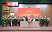 Chủ tịch nước Tô Lâm bàn giao công tác Bộ trưởng Bộ Công an với Thượng tướng Lương Tam Quang