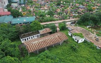 Chợ cóc tấp nập, hàng loạt chợ xây mới tiền tỷ bỏ hoang, cây cối mọc thành “rừng” ở Hà Nội