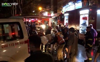 Clip: Nạn nhân vụ cháy ở Định Công Hạ được cáng ra xe cứu thương, nhanh chóng tới bệnh viện