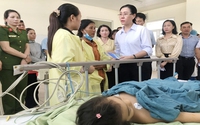 Bí thư Quảng Ngãi thăm 2 cháu bé bị trọng thương trong vụ án cả gia đình bị sát hại
