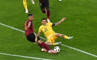Lukaku "làm tường" giúp ĐT Bỉ đánh bại Romania