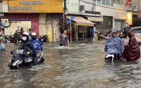 Cuối tuần này TP.HCM có mưa lớn, người dân cần đề phòng ngập lụt, tai nạn...