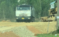 Bình Định: Ngang nhiên lợi dụng thi công dự án để vận chuyển trái phép đất quốc phòng ra bên ngoài