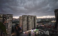 Một đám mây đối lưu lớn đang di chuyển vào khu vực nội thành, Hà Nội sắp có mưa dông?