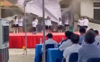 6 trẻ ở Hà Nội bị thương sau khi bị gạch vữa rơi sập xuống sân khấu 