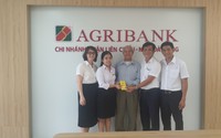 Đà Nẵng: Agribank Chi nhánh quận Liên Chiểu trao trả lại số tiền lớn cho khách hàng vô tình bị đánh rơi